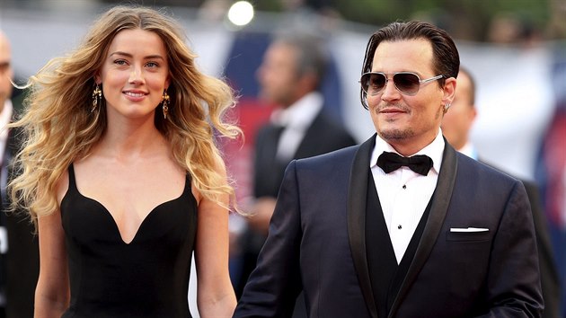 Johnny Depp a Amber Heardov v Bentkch (4. z 2015)