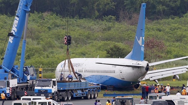 nsk Boeing pi pistn v Manile sjel z drhy (17.8.2018)