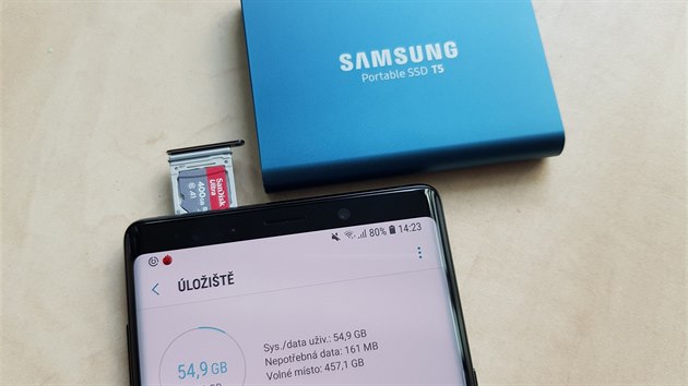 512GB verze Smasungu Note 9 s rozenou pamt kartou microSD a kompaktnm SSD diskem