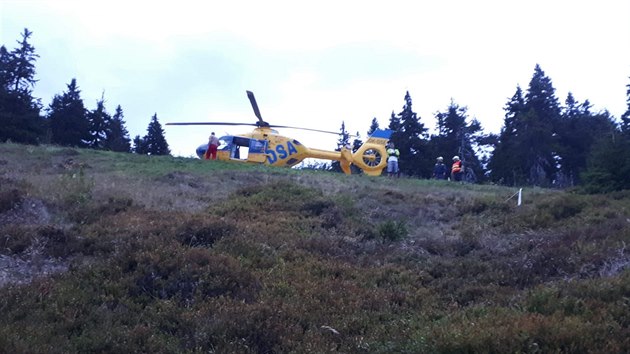 Nehoda paraglidu nad Janskmi Lznmi v Krkonoch (13.8.2018).