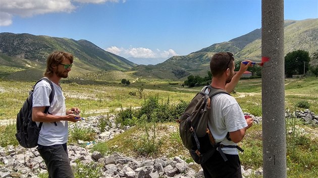 et archeologov zkoumaj okol svatyn stojc na zkladech zaniklho byzantskho kostela.