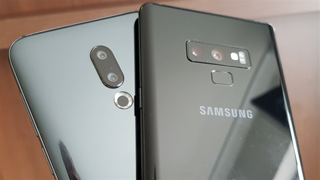 Meizu 16 a Samsung Galaxy Note 9