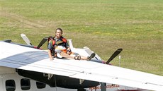 Parautista Martin Dlouhý na letiti v Prostjov (15. srpna 2018)