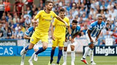 Jorginho z Chelsea proměňuje pokutový kop v utkání anglické ligy proti...