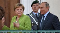 Nmecká kancléka Angela Merkelová se v sobotu sela s ruským prezidentem...