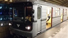 Na trase metra A jezdila historická souprava, pipomíná výroí (12. srpna 2018).