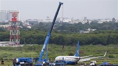 ínský Boeing pi pistání v Manile sjel z dráhy (17.8.2018)