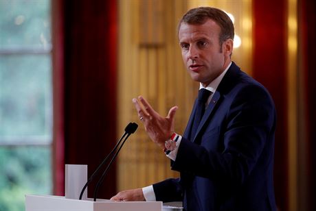 Francouzský prezident Emmanuel Macron vystoupil kadoroní konference...