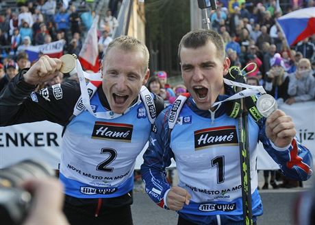 Vtzn duo: zlat Ondej Moravec (vlevo) a stbrn Michal Krm ovldli...