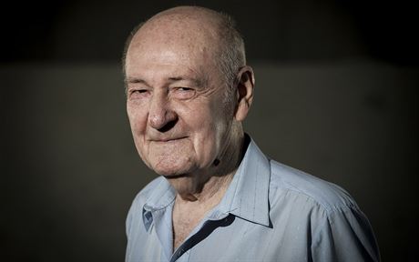 Akoliv se Stanislav Vystavl nkdejím problémm u jen usmívá, piznává, e...