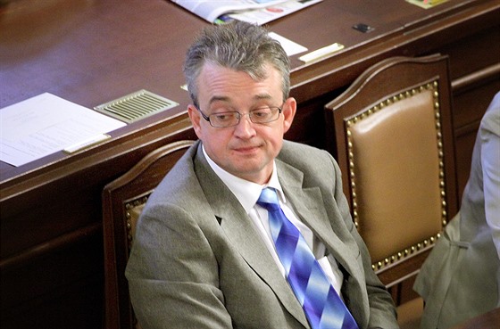 Poslanec Marek Benda neúspn navrhoval, aby kandidáti do vlády museli pedkládat isté lustraní osvdení.