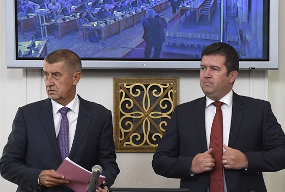 Premiér a éf ANO Andrej Babi a lídr SSD, ministr vnitra Jan Hamáek