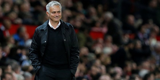 José Mourinho, trenér Manchesteru United, bhem utkání proti Tottenhamu Hotspur.