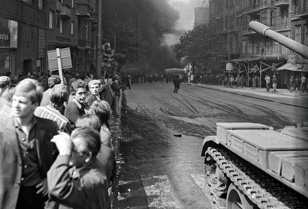 Rozhlasačky proti tankům. Příběhy žen, které se nepodvolily ruským okupantům