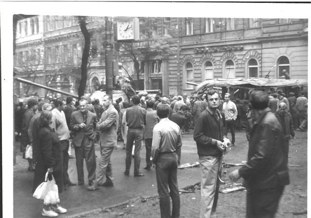 Ivo Hudec ve Vinohradské ulice, 22. srpen 1968.