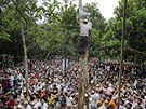 Rohingové protestují v Bangladéi proti barmské armád, která se dopustila...