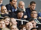 Kou nmecké reprezentace Joakim Löw sleduje utkání mezi Mönchengladbachem a...