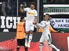 Jonas Hofmann z Mönchengladbachu slaví promnnou penaltu v utkání proti...