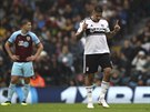 Aleksandar Mitrovi z Fulhamu pedvádí oslavné gesto poté, co skóroval proti...