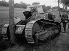 Francouzská armáda pouívala staré tanky Renault FT-17 jet bhem bitvy o...