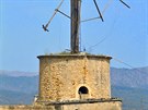 Jeden z mnoha vtrných mlýn ve vnitrozemí Mallorcy stojí u msta Sa Pobla.