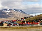 Longyearbyen, Norsko. V promrzlé pd se tla nerozkládají a panuje obava z...