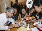 Po tém sedmdesáti letech se poprvé setkali píbuzní, které rozdlila Korejské...