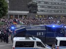 V Chemnitzu nedaleko eských hranic tisíce lidí protestují kvli nedlnímu...