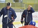 Milo íha (vlevo) a jeho asistent Robert Reichel na tréninku hokejové...