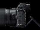 Nový plnoformátový fotoaparát Nikon Z7 má výklopný objektiv.