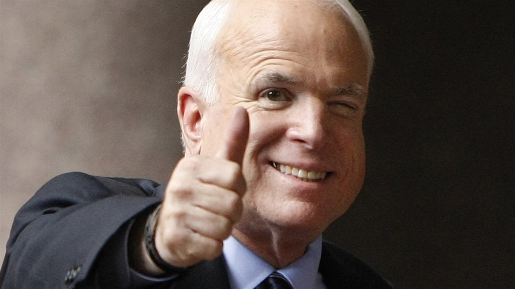 Nkdejí senátor John McCain se u zcela jist do Ruska nepodívá.