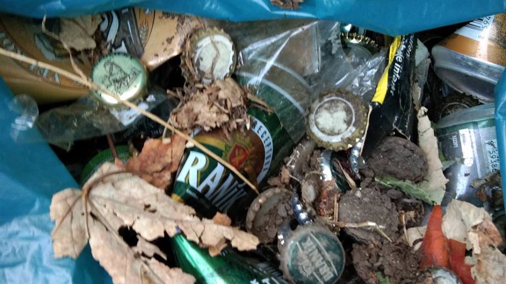 Je neuv��itelné, kolik odpadk� jsou lidé schopni v p�írod� odhodit.