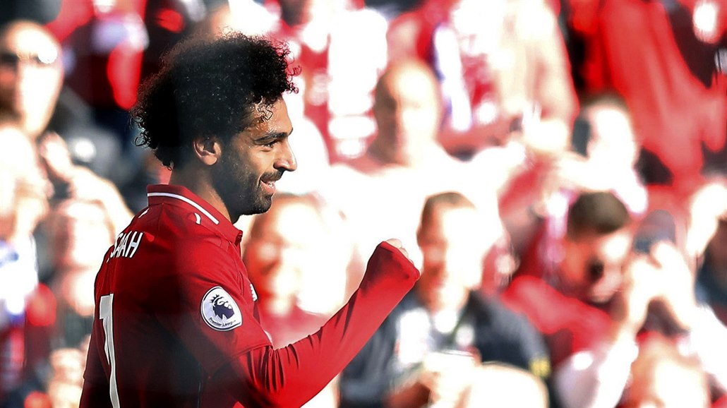 Mohamed Salah z Liverpoolu slaví vstřelení gólu do sítě Brightonu.