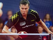 Vladimír Samsonov z Běloruska hraje bekhend na turnaji Czech Open v Olomouci.