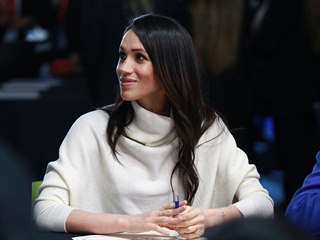 Volný, ale elegantní rolák připomíná styl Victorie Beckhamové. Je od britské...