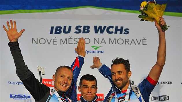 Mistrovství světa v letním biatlonu, sprint mužů - zleva druhý Ondřej Moravec, vítěz Michal Krčmář a třetí Tomáš Krupčík.