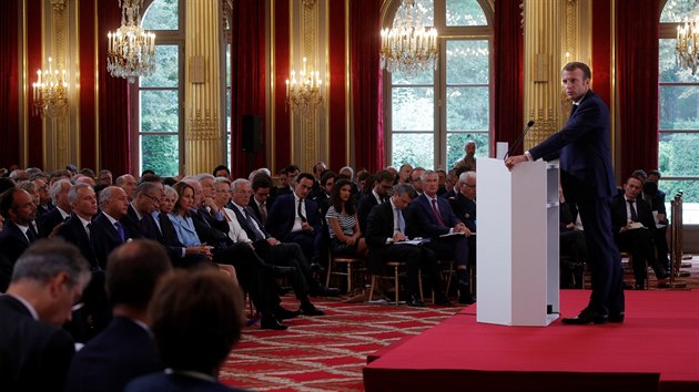 Francouzsk prezident Emmanuel Macron vystoupil kadoron konference francouzskch velvyslanc v Elysejskm palci v Pai. (27. srpna 2018)