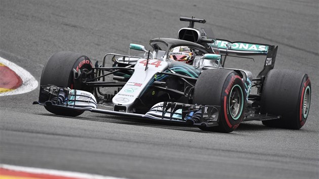Lewis Hamilton startoval ve Velk cen Belgie z pole position.