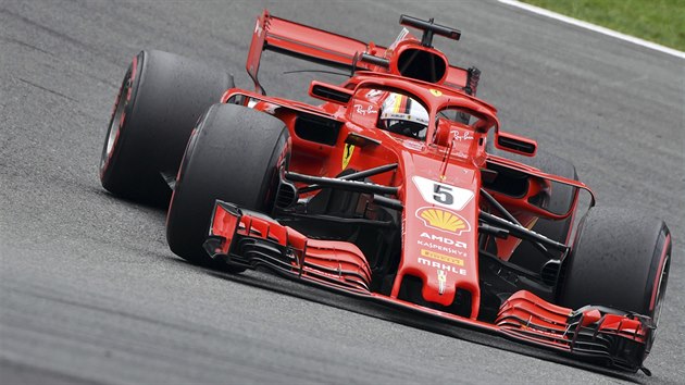 Nmeck jezdec Sebastian Vettel z Ferrari pi Velk cen Belgie.