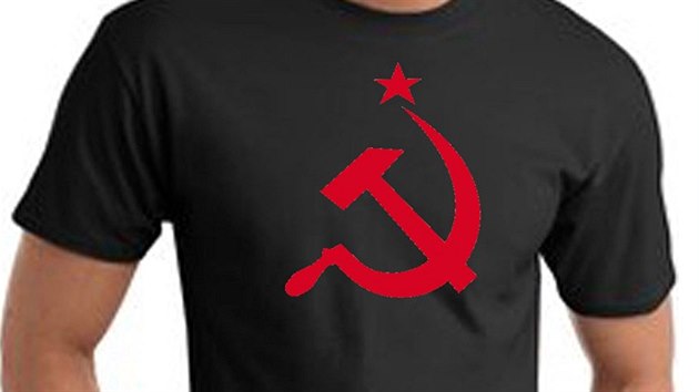 Pipomnka totalitnho reimu SSSR na trikch z americkho Wallmartu.