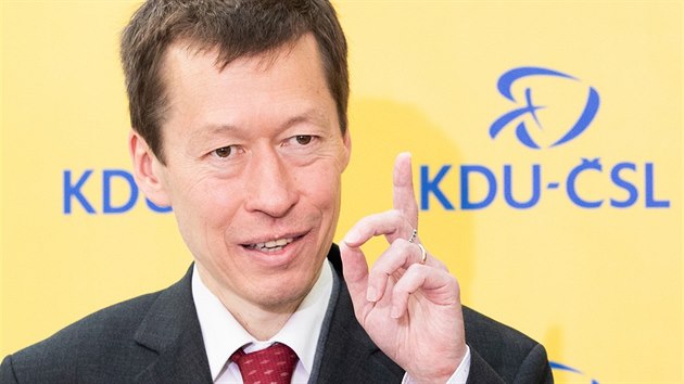 Tlumonk a pekladatel Hayato Okamura kandiduje v sentnch volbch za KDU-SL.