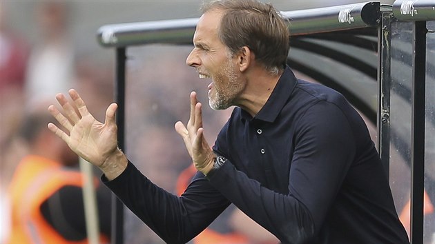 Nmeck kou Thomas Tuchel z Paris St. Germain bhem utkn v Guigampu.