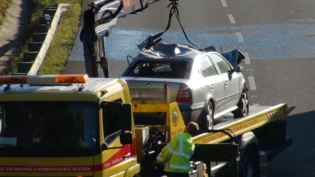 Osobn auto se srazilo na dlnici D5 nedaleko Berouna s konm. idi zemel, k tak. (27.8.2018)