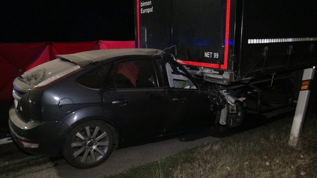 Při nehodě kamionu a osobního auta na dálnici D10 zemřel řidič osobního vozu. (26.8.2018)
