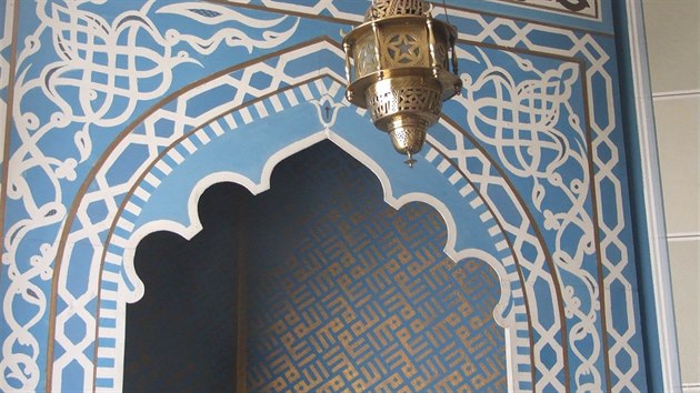 Zdoben mihrb (vklenek na modlen smujc k Mekce) v byt Mohameda Aliho ilhavho v Tebi