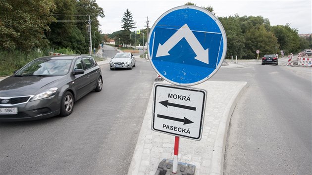 Ve Zln sepisuj protestn petici proti zdlouhav oprav kiovatky ulic Paseck a Mokr.