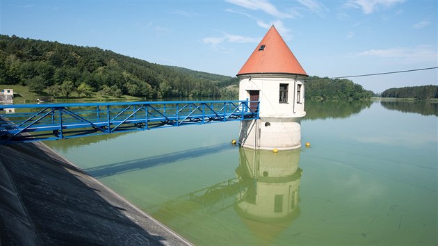 Fryštácká přehrada dříve byla zásobárnou vody, dnes má především protipovodňovou funkci.