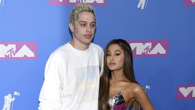 Pete Davidson a Ariana Grande na MTV Video Music Awards (New York, 20. srpna 2018)