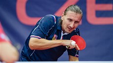 Český stolní tenista Dimitrij Prokopcov podává v kvalifikaci domácího turnaje...