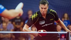 Vladimír Samsonov z Bloruska hraje bekhend na turnaji Czech Open v Olomouci.